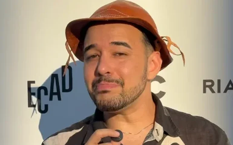 Colunista do EXTRA recebe honraria na Alerj