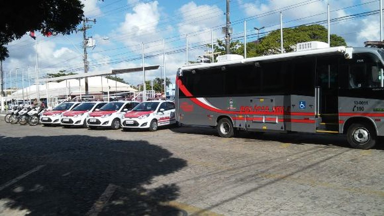 Defesa Social reutiliza viaturas e ônibus parados há mais de um ano