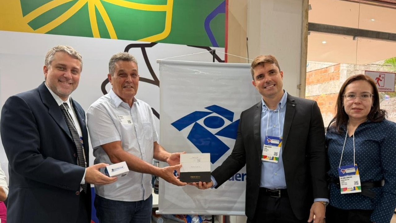 Prefeito de Branquinha participa de Caravana Federativa e recebe equipamentos da Receita Federal