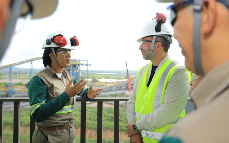 Governador de Alagoas visita MVV em reverência aos 3 anos de Operação