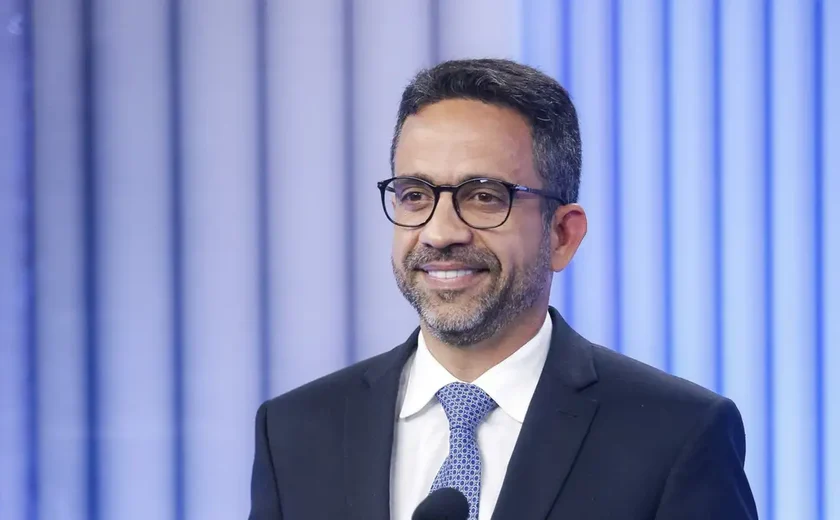 Aprovação de Paulo Dantas sobe e chega a 62,7%, aponta Paraná Pesquisas