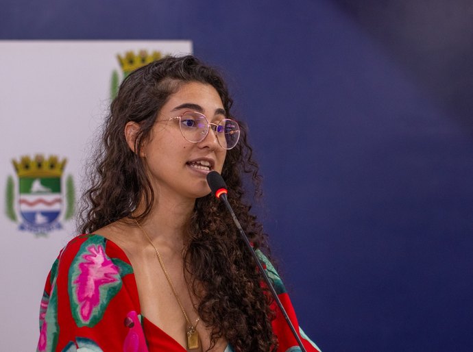 Teca Nelma quer programa de enfrentamento ao feminicídio em Maceió