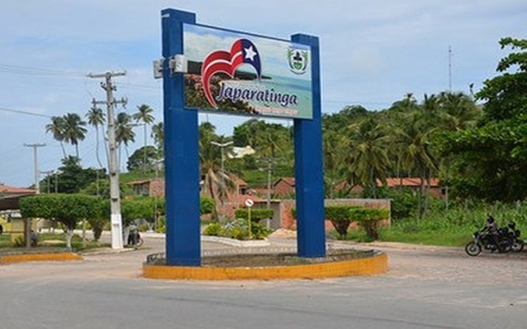 Prefeito de Japaratinga, AL, exonera 104 servidores aprovados em concurso de 1998