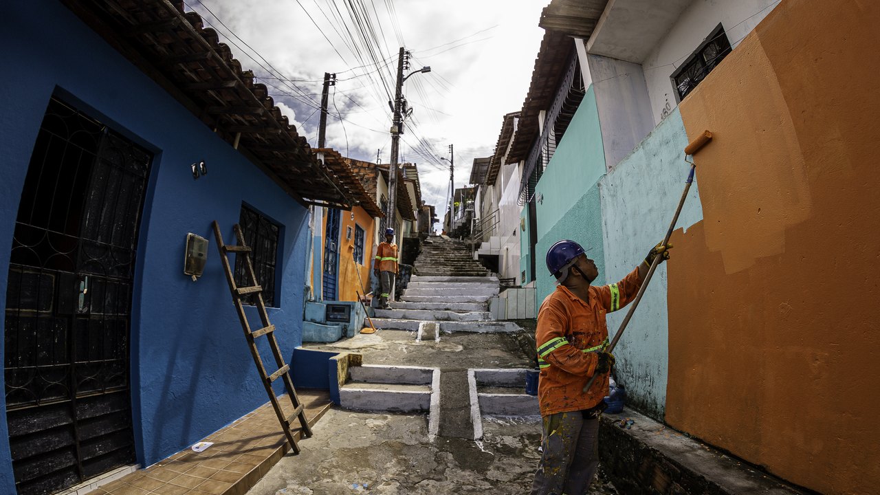 Brota na Grota: moradores do Pau D'Arco, no Jacintinho, comemoram serviços de infraestrutura no local