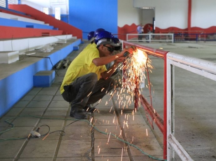 Reforma de complexo esportivo beneficia dois mil estudantes em União