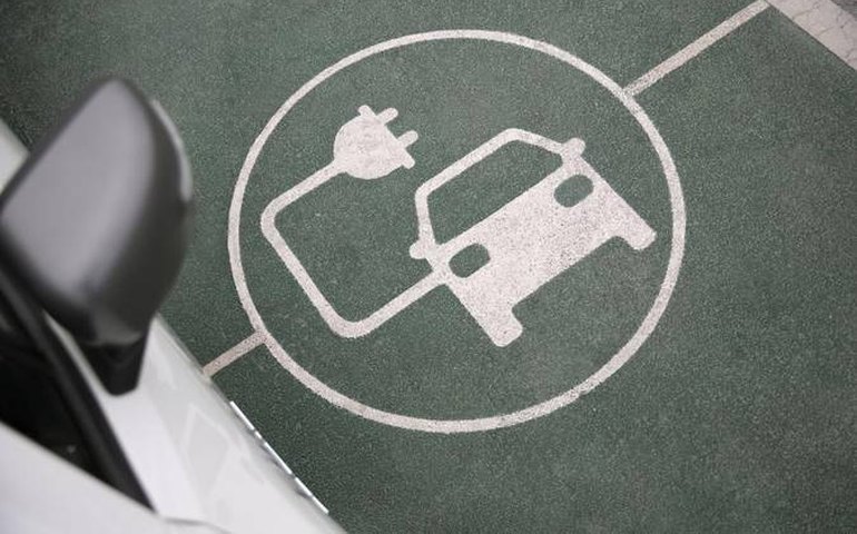 CAE debate isenção do imposto de importação para veículos elétricos