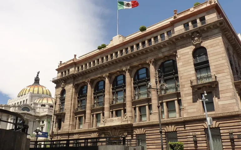 México: Banxico reduz taxa básica de juros em 25 pontos-base, a 10,75%, com placar dividido