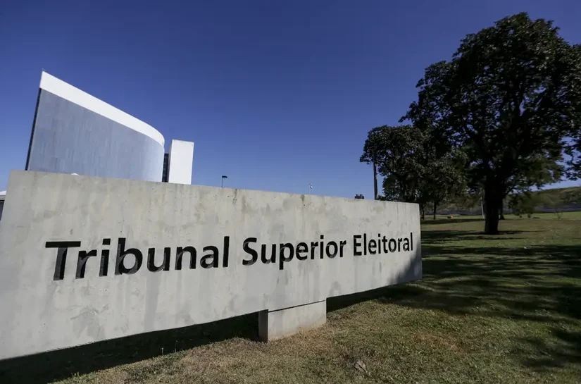 TSE cria conselho para monitorar desinformação e IA nas eleições