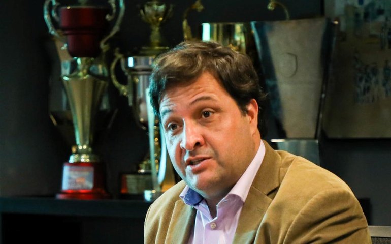 Presidente do Grêmio critica continuidade do Brasileiro com tragédia no Sul: 'Salvar vidas'