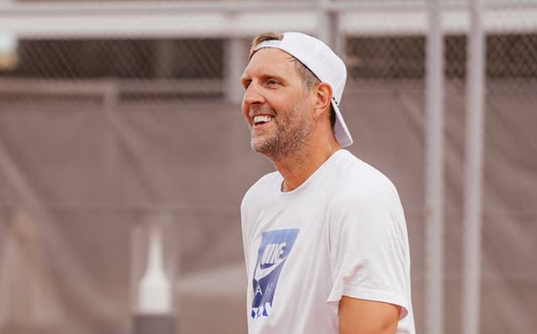 Dirk Nowitzki e Steve Nash comemoram sucesso de estrangeiros na NBA: 'Novas formas de jogar'