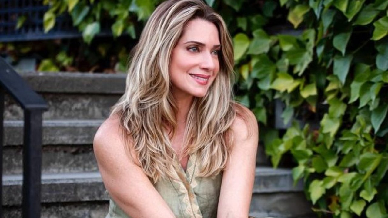 'Há aspectos na minha vida que são melhores agora do que nos meus 20 anos. Se paramos, envelhecemos', diz Letícia Spiller