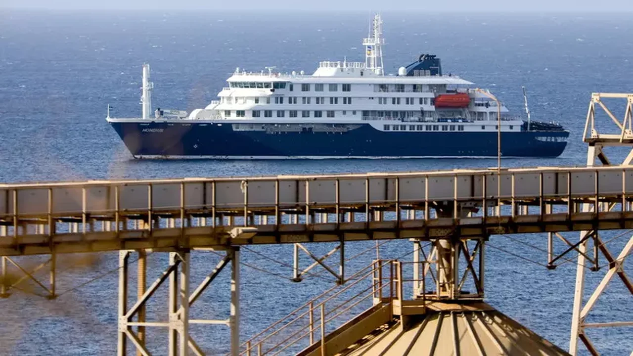 Francesa repatriada de cruzeiro com surto de hantavírus segue em estado grave em Paris