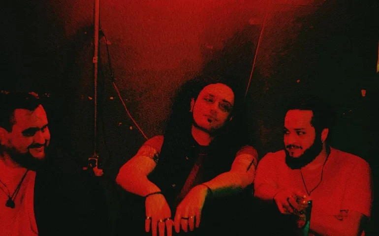OVM lança live session de “Senoide 1 / Senoide 2” gravada no Studio Casarão