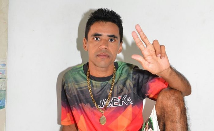 DJ Cleiton Rasta se apresentou Coquetel Molotov por meio de live