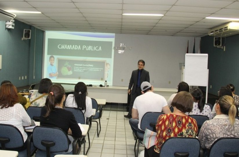 Gestores da Educação participam de treinamento sobre compras locais