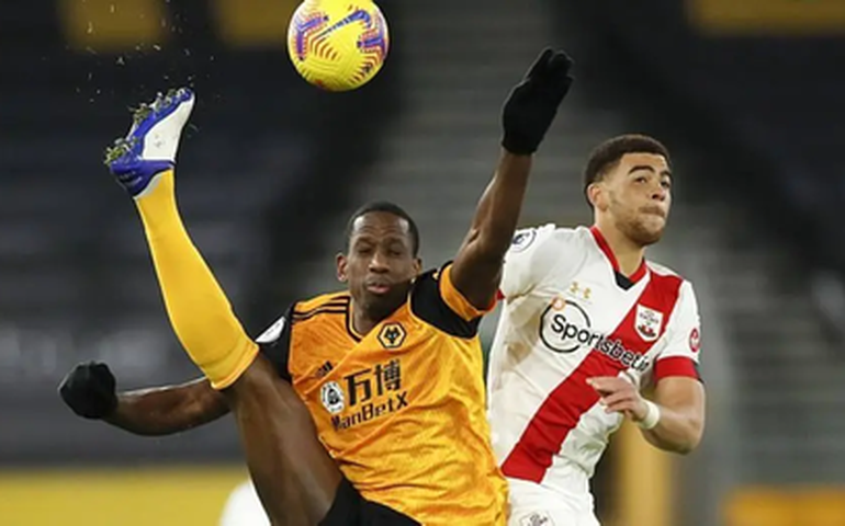 Southampton cede empate e perde chance de encostar nos líderes do Inglês