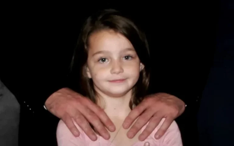 Certidão de óbito aponta que atriz Sophie Nyweide estava grávida quando morreu, diz site