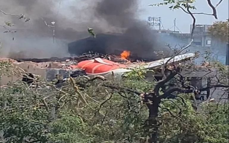 Índia: hospital recebe 186 corpos e um único sobrevivente de acidente de avião, diz médico