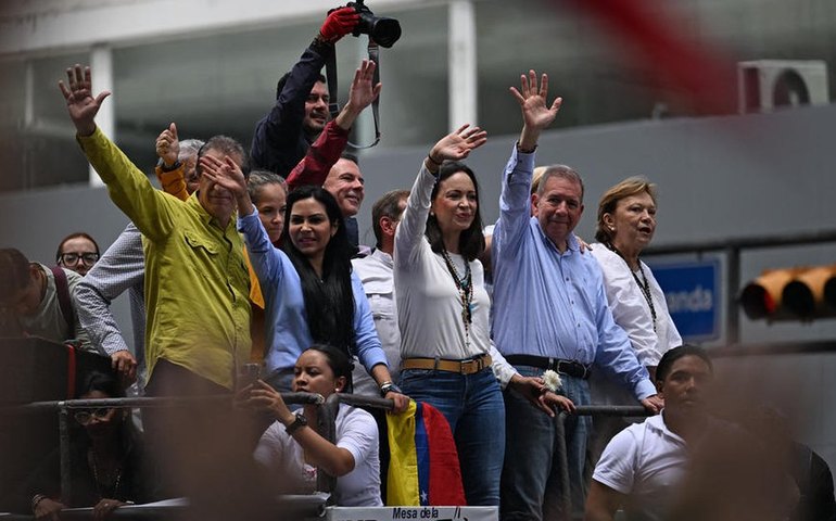 Venezuela rompe relações diplomáticas com Peru, que denunciou 'fraude' eleitoral