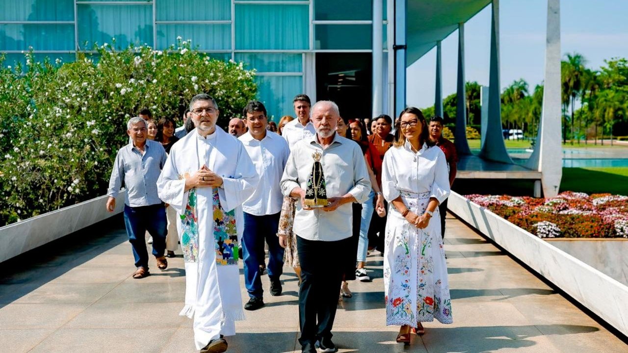 Lula defende endurecer medidas contra o crime organizado após missa de Nossa Senhora Aparecida