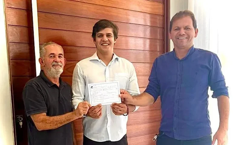 Filho de Dudu Albuquerque vai para a disputa de uma das 19 vagas no Legislativo de Arapiraca