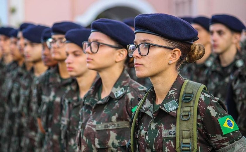 Mulheres poderão se alistar no serviço militar aos 18 anos