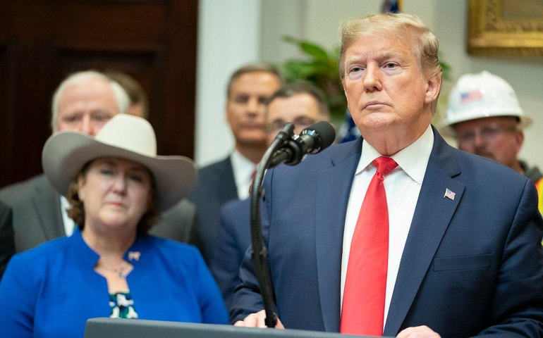 Câmara deve enviar artigos de impeachment de Trump ao Senado amanhã