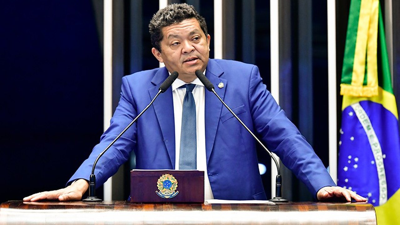 Faro ressalta programas sociais e política de preços da Petrobras no atual governo