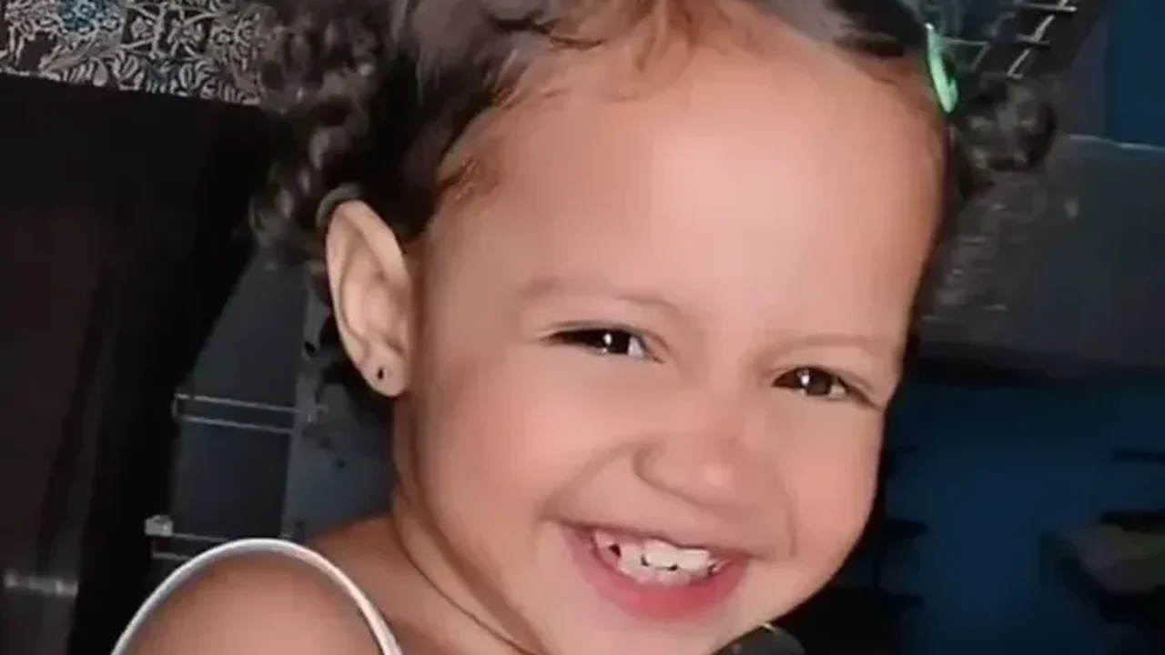 Motorista suspeito de atropelar e matar criança de dois anos segue foragido