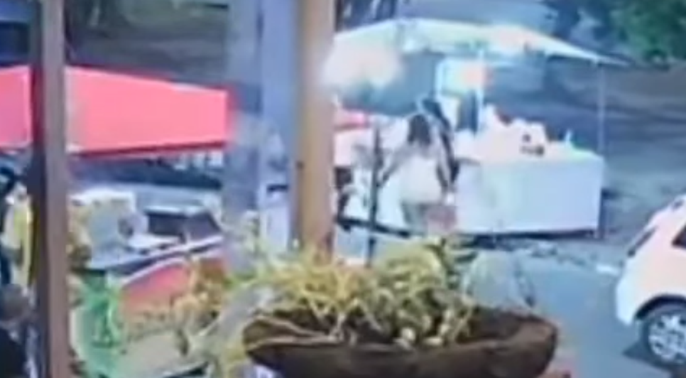 Homem é preso após agredir mulher com garrafa de vidro em Aracaju