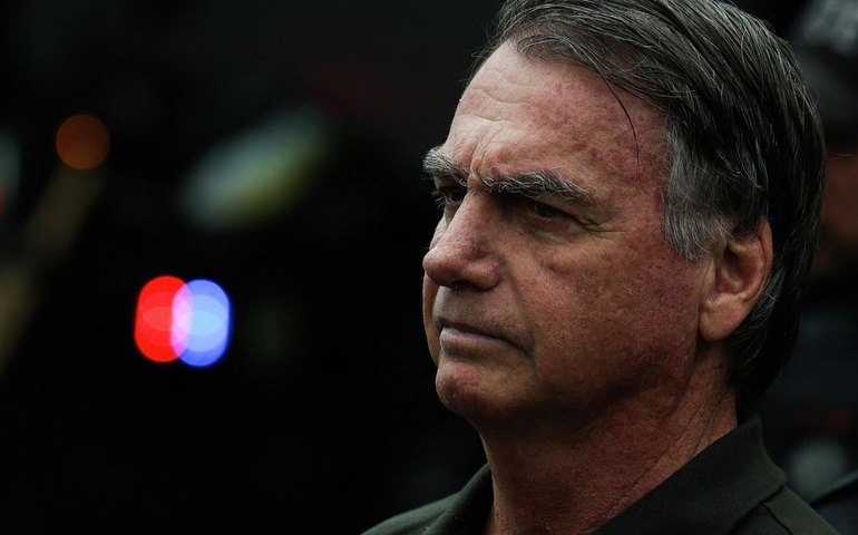 Defesa de Bolsonaro prepara novo pedido de autorização para cirurgia ao STF