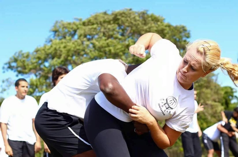 Federação Sul Americana de Krav Maga realiza treinos gratuitos de defesa pessoal para mulheres de Alagoas
