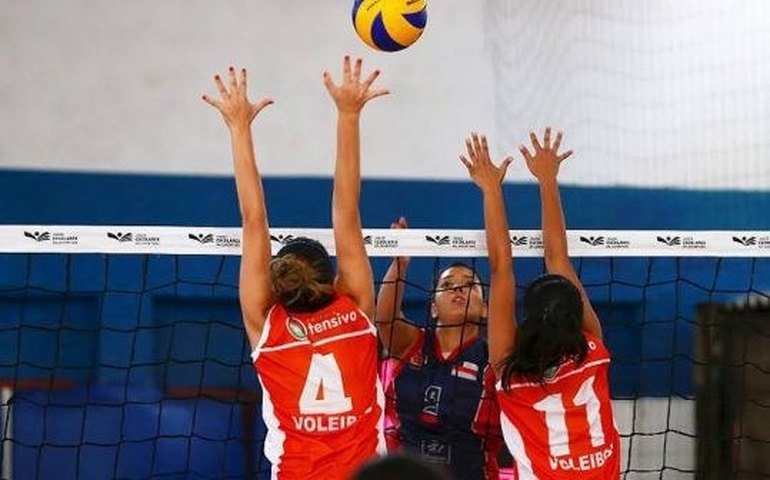 Federação Alagoana e Confederação Brasileira de Voleibol promovem curso em Maceió