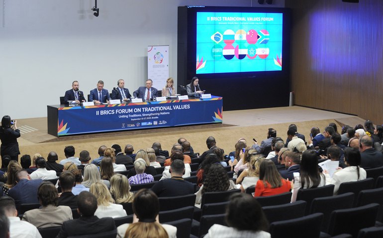 Fórum do BRICS na Câmara analisa temas estratégicos, com foco na cooperação multilateral