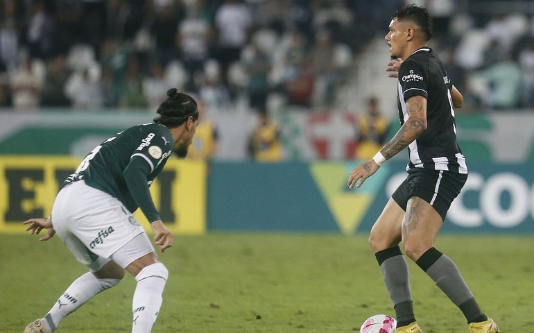Líderes do Brasileirão, Botafogo e Palmeiras terminam setembro com apenas um gol marcado
