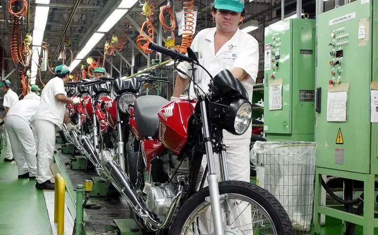 Produção de motos volta a crescer em março e fecha 1º tri com alta de 10,3%, diz Abraciclo