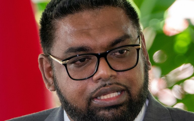 Exploração de petróleo em Essequibo avança apesar de ameaças da Venezuela, diz presidente da Guiana