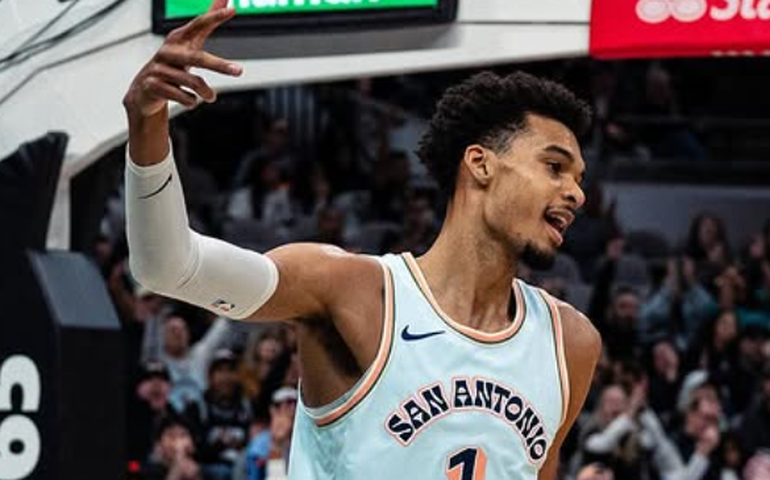 Wembanyama está fora da temporada da NBA após diagnóstico de trombose venosa no ombro direito