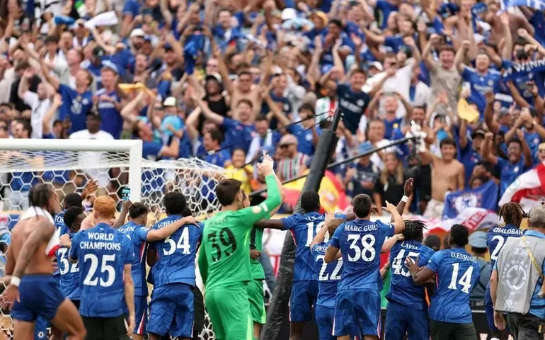 Chelsea vence PSG e ergue taça no Mundial de Clubes da Fifa