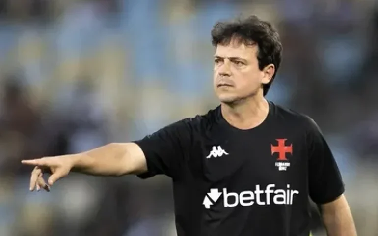 Vasco demite Fernando Diniz após derrota para o Fluminense na semifinal do Carioca