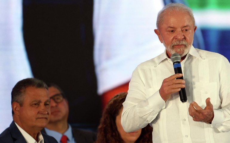 Lula manifesta apoio ao papa Leão XIV após críticas de Trump