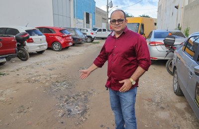 Moradores celebram obras de pavimentação e drenagem no loteamento Canto do Mainá
