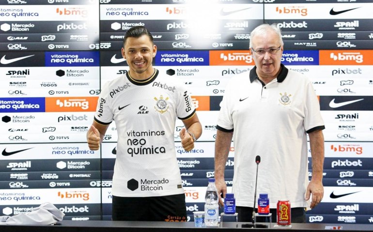 Romero diz que saída do Corinthians foi ‘errada’ e volta com sede de títulos