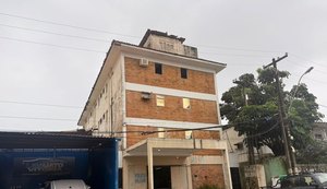 Prédio que foi desapropriado pelo Governo de Alagoas através da Sesau. - Foto: Rebecca Barreto/Francês News