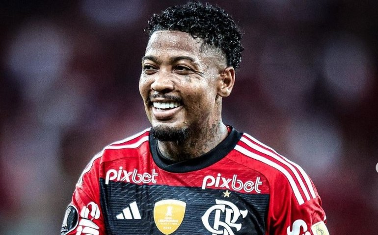 Marinho confirma saída do Flamengo e pede desculpas à torcida: 'Atitude imatura e infantil'
