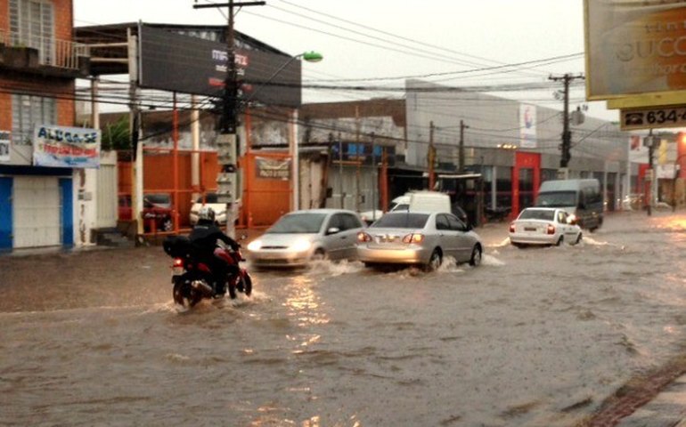Temporais com alagamentos e mortes são problema histórico no RJ