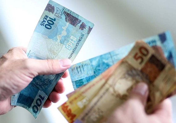 Salário mínimo se aproxima do teto da IR