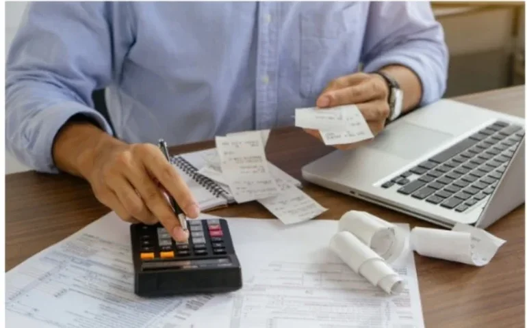 Cartão de crédito segue concentrando o maior volume de dívidas no país, aponta Recovery