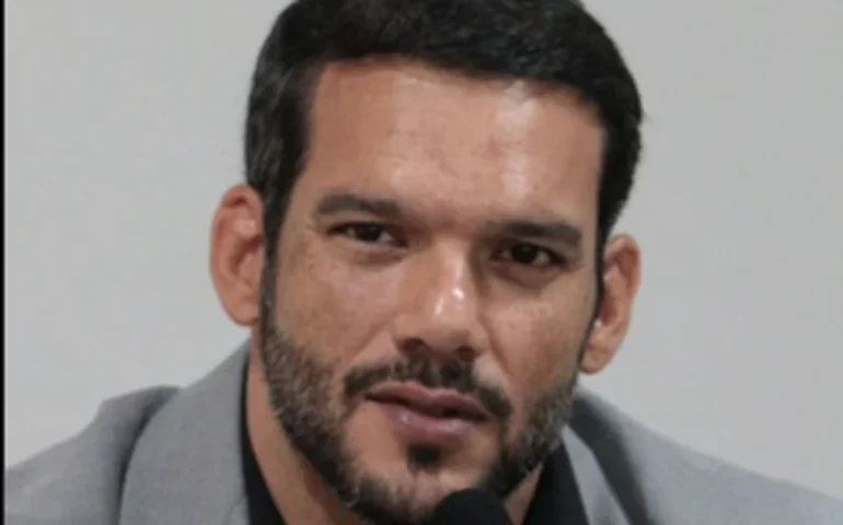 Samir Xaud sobe o tom para reclamar de partida contra Bolívia: 'Uma verdadeira várzea'