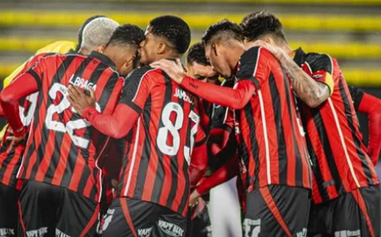 Vitória é eliminado com gol contra e Cruzeiro se despede da Sul-Americana com empate